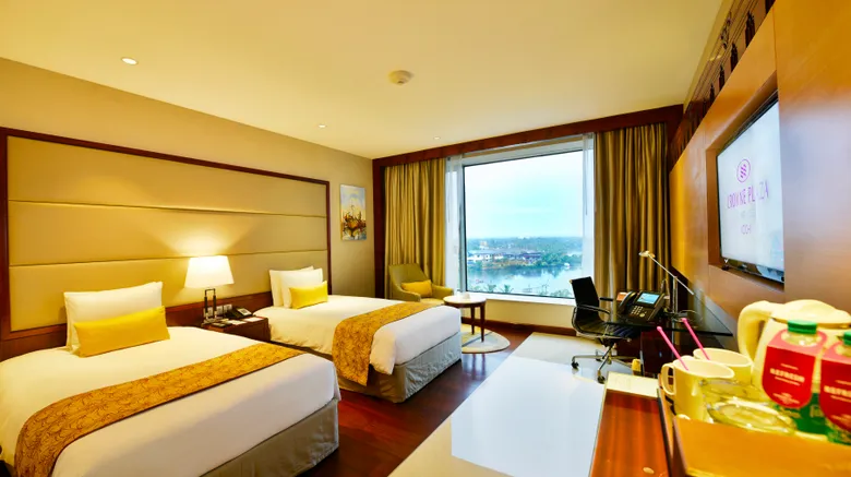 Crowne Plaza Deluxe Hotels
